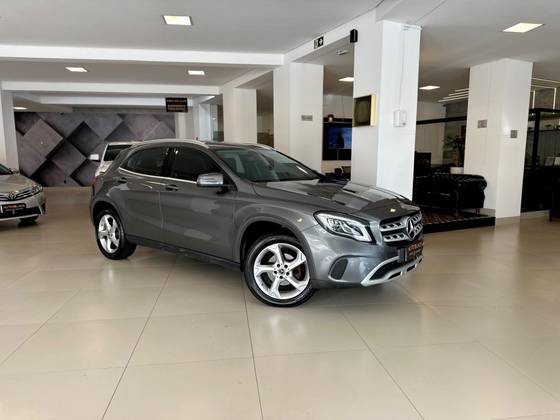 MERCEDES-BENZ GLA 200 1.6 CGI FLEX ADVANCE 7G-DCT
